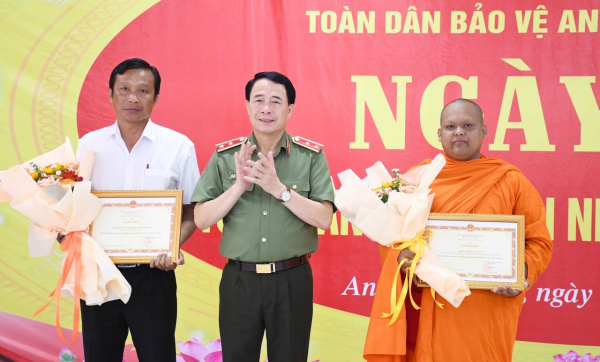 Đẩy mạnh phong trào trào toàn dân bảo vệ An ninh Tổ quốc trên không gian mạng -0