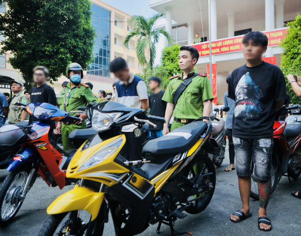 Thông tin chính thức về vụ 40 thanh thiếu niên tụ tập đua xe trên cầu Sài Gòn -2