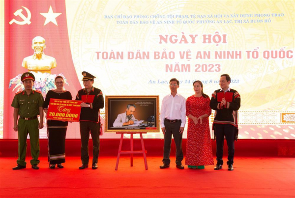 Deputy Prime Minister Tran Luu Quang attends “All People Protect National Security” Festival in Dak Lak -0