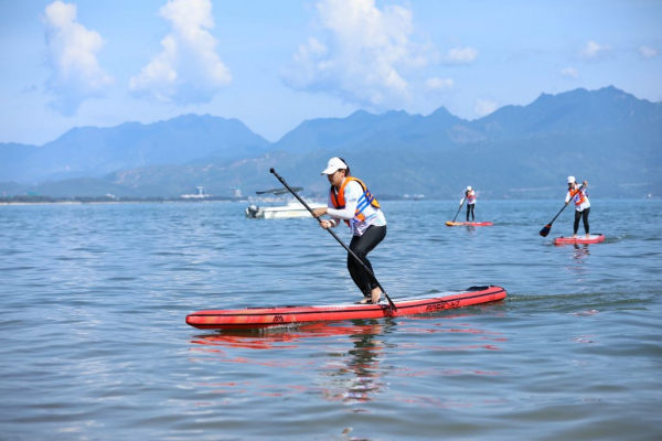 Khởi tranh giải đua thuyền buồm và chèo SUP quốc gia tại Đà Nẵng  -2