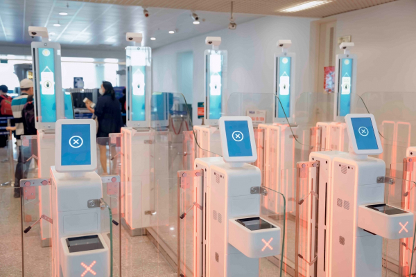 Five Vietnamese airports launch automatic entry systems -0