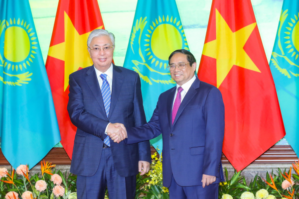 Thủ tướng Phạm Minh Chính tiếp Tổng thống Kazakhstan -0