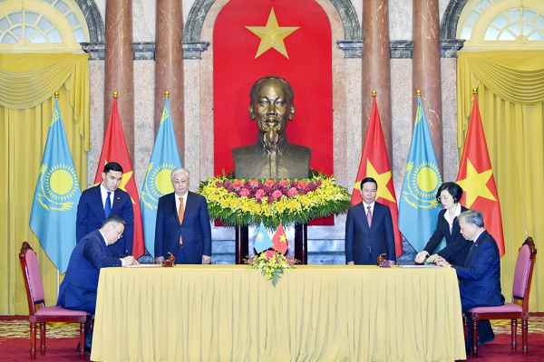 Việt Nam và Kazakhstan ký kết nhiều văn kiện hợp tác quan trọng -0