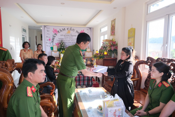 Cục Cảnh sát trại giam Thăm, chia buồn, động viên các liệt sỹ hi sinh ở Bảo Lộc, Lâm Đồng -0