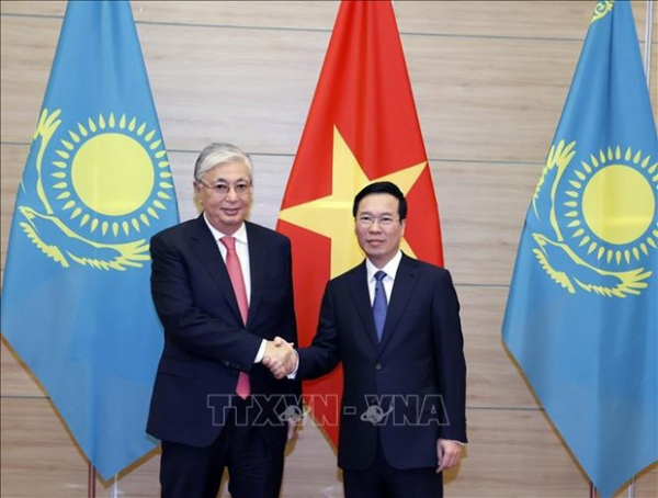 Kazakh President concludes Vietnam visit -0