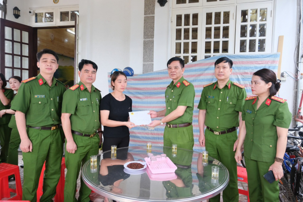 Cục Cảnh sát trại giam Thăm, chia buồn, động viên các liệt sỹ hi sinh ở Bảo Lộc, Lâm Đồng -0