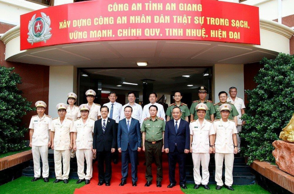 President Vo Van Thuong visits An Giang Provincial Police Department -0
