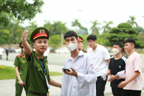 Sau khi biết điểm chuẩn, thi sinh trúng tuyển vào các trường CAND cần lưu ý gì? -0