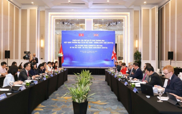 UKVFTA Trade Committee convenes 2nd meeting in Hanoi -0