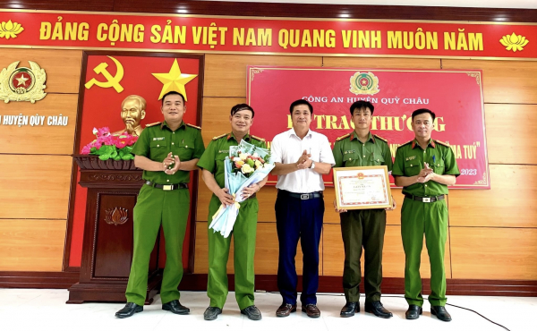 Truy bắt đối tượng buôn bán ma túy, một chiến sĩ công an bị thương -0