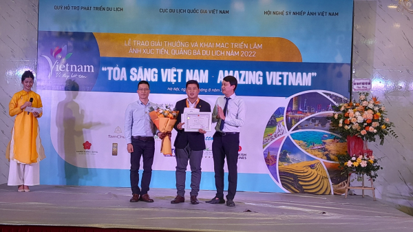 Trao giải và triển lãm ảnh “Tỏa sáng Việt Nam - Amazing Vietnam” -0
