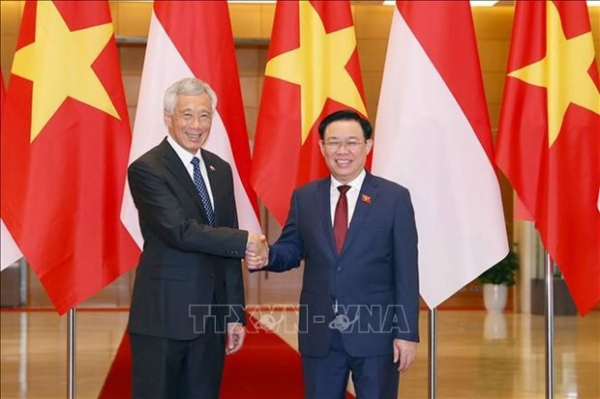 Top legislator meets with Singaporean Prime Minister -0