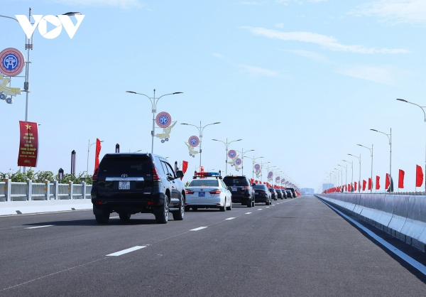 PM inaugurates Vinh Tuy 2 bridge in Hanoi capital -0