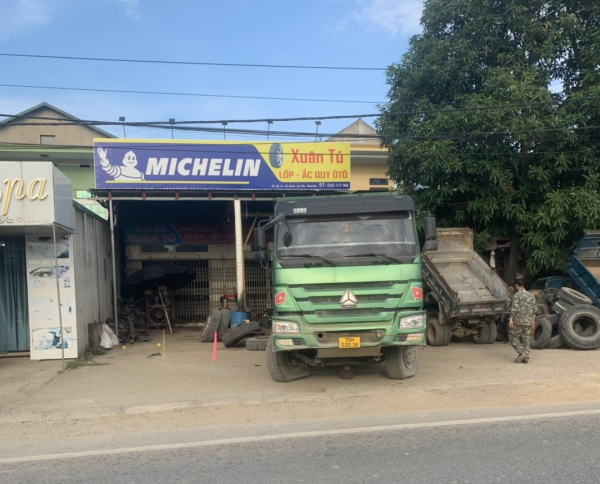 Nổ lốp 2 người tử vong ở Ninh Bình -0