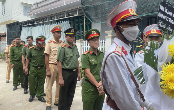 Truy thăng quân hàm Trung tá cho sĩ quan Quân đội hy sinh khi cứu 2 người dân đuối nước -0