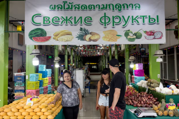 “Cơn lốc” Nga ở Phuket, Thái Lan -0