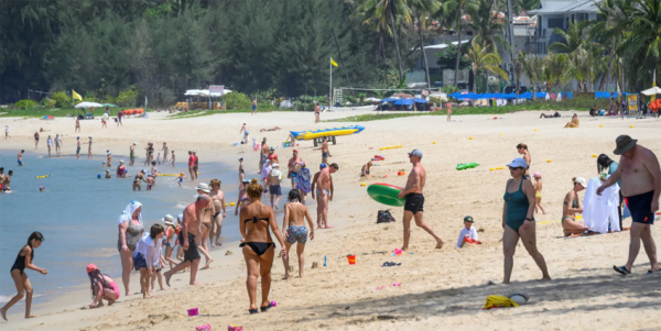 “Cơn lốc” Nga ở Phuket, Thái Lan -0