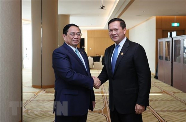 Thủ tướng ăn sáng làm việc cùng các Thủ tướng Lào và Campuchia -0