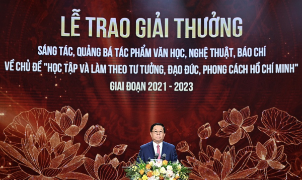 Trao giải thưởng sáng tác, quảng bá tác phẩm văn học, nghệ thuật, báo chí về chủ đề “Học tập và làm theo tư tưởng, đạo đức, phong cách Hồ Chí Minh” đợt 1  -0