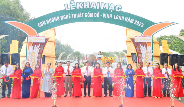 Khai mạc “Con đường nghệ thuật gốm đỏ Vĩnh Long” -0