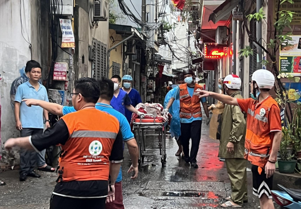 Hà Nội: Thông tin chính thức ban đầu về vụ cháy chung cư mini tại phố Khương Hạ -0