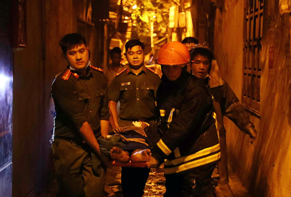 Vụ cháy chung cư mini: 19 người cấp cứu tại Bệnh viện Bạch Mai, 2 người tử vong ngoại viện -0