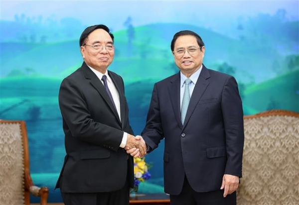 Vietnam gives highest priority to developing ties with Laos: PM -0