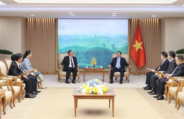 Vietnam gives highest priority to developing ties with Laos: PM -0