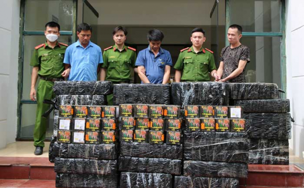 Triệt xóa đường dây buôn bán 5 tạ pháo từ Quảng Trị ra Nghệ An -0