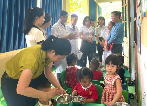 Bệnh đau mắt đỏ tăng đột biến, Quảng Bình chỉ đạo khẩn phòng chống dịch -0