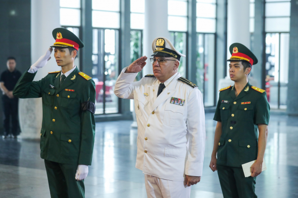 Lãnh đạo Đảng, Nhà nước tới viếng Thượng tướng Nguyễn Chí Vịnh -4