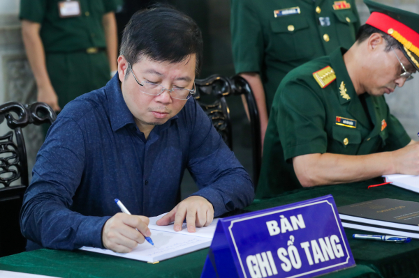 Lãnh đạo Đảng, Nhà nước tới viếng Thượng tướng Nguyễn Chí Vịnh -0