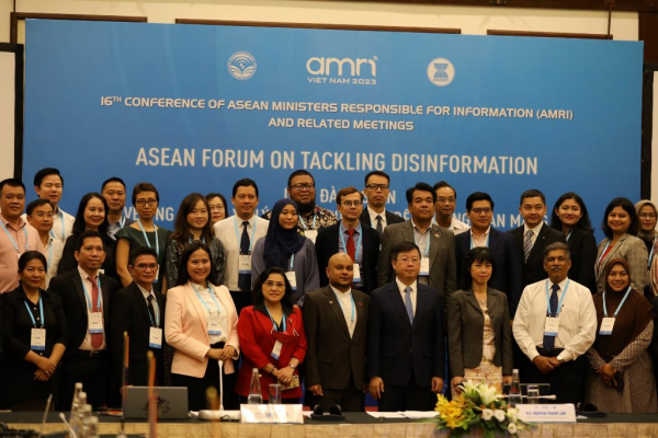 Nổ lực chung của ASEAN ứng phó và xử lý thông tin sai sự thật trên không gian mạng -0