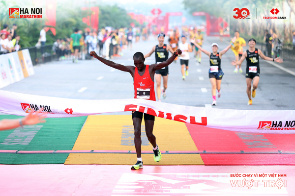 9.000 vận động viên tham gia “Bước chạy vì một Việt Nam vượt trội” gắn kết cộng đồng, bứt phá kỷ lục cá nhân -0