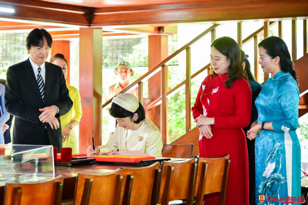 Hoàng Thái tử Nhật Bản và Công nương vào lăng viếng Chủ tịch Hồ Chí Minh, thăm Nhà sàn Bác Hồ -0