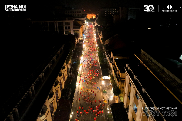 9.000 vận động viên tham gia “Bước chạy vì một Việt Nam vượt trội” gắn kết cộng đồng, bứt phá kỷ lục cá nhân -2