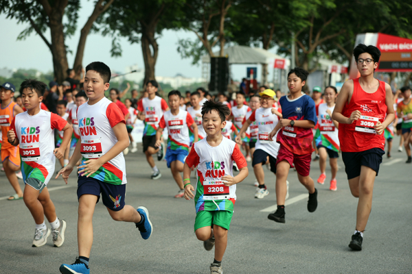 9.000 vận động viên tham gia “Bước chạy vì một Việt Nam vượt trội” gắn kết cộng đồng, bứt phá kỷ lục cá nhân -1