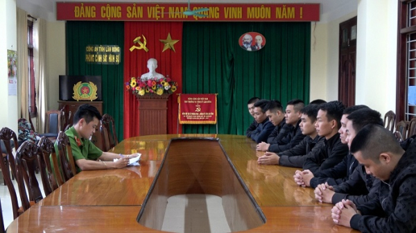 Triệt phá nhóm 11 đối tượng tới Lâm Đồng cho vay lãi nặng -0
