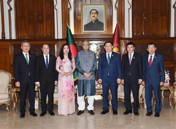 NA Chairman meets with President of Bangladesh -0