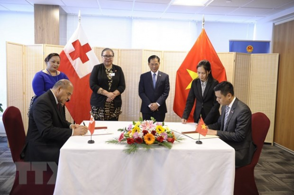 Việt Nam-Tonga ký kết thông cáo chung về thiết lập Quan hệ Ngoại giao -0