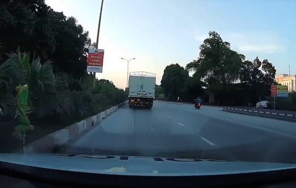 Nhiều tài xế cản đường xe ưu tiên ở Tuyên Quang bị xử phạt -0
