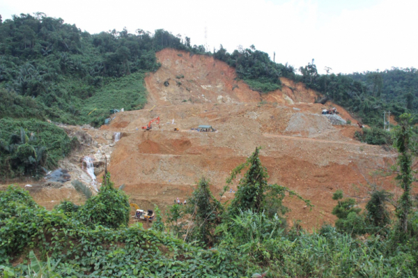 Thừa Thiên Huế cảnh báo sạt lở đất miền núi do mưa lớn -0