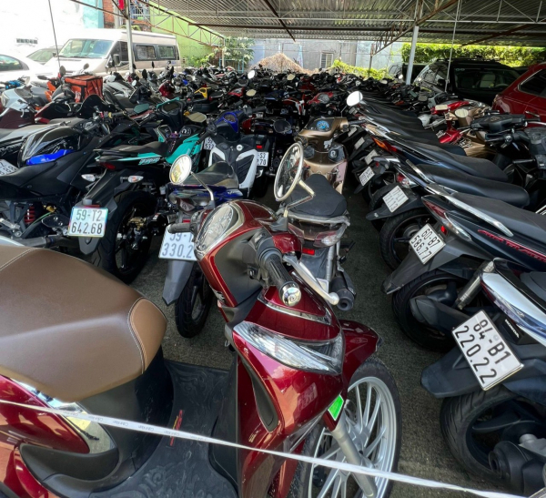 Phát hiện hàng trăm xe máy không rõ nguồn gốc tại các tiệm cầm đồ  -0
