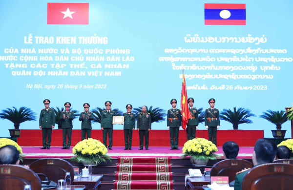 19 tập thể và 49 cá nhân của QĐND Việt Nam được Nhà nước và Bộ Quốc phòng khen thưởng -0