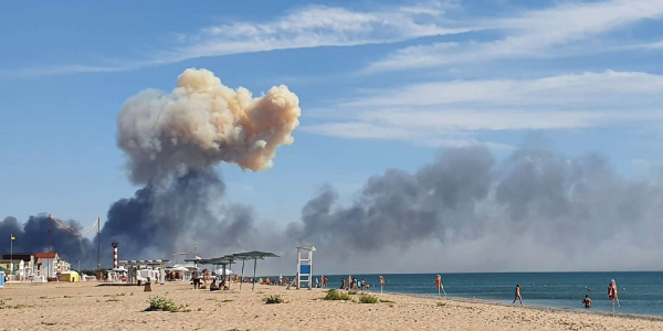 Sân bay quân sự của Nga ở Crimea bị tập kích tên lửa -0