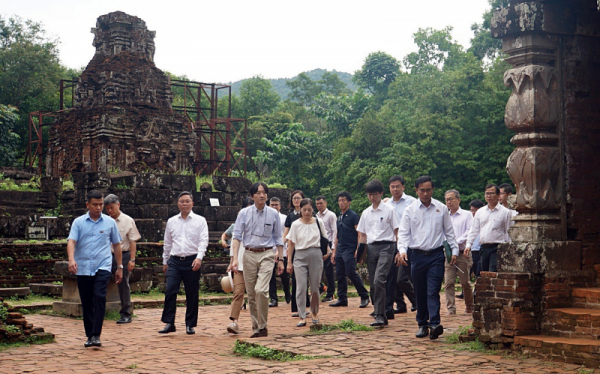 Japanese Crown Prince, Crown Princess visit world heritage sites in Quang Nam -0