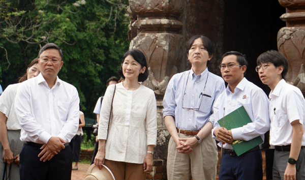 Japanese Crown Prince, Crown Princess visit world heritage sites in Quang Nam -1