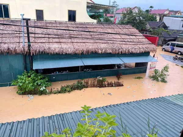 Công an Nghệ An: Khẩn trương giúp dân khắc phục hậu quả mưa lớn kéo dài -4