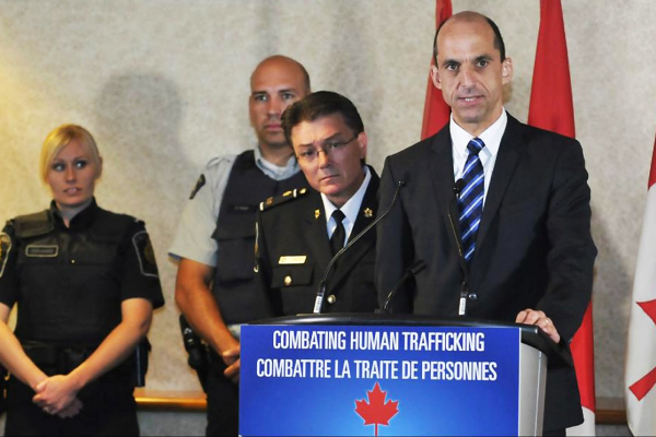 Tội phạm Hungary đã tạo lập đường dây buôn người sang Canada như thế nào? -0