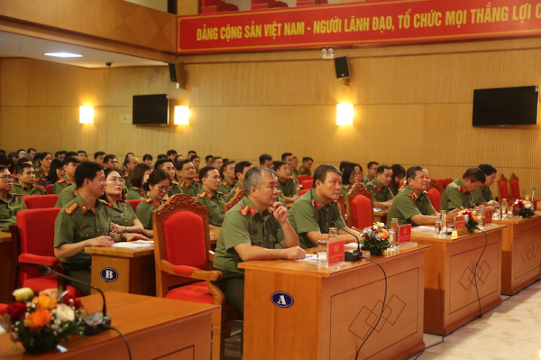 Phát huy cao độ vai trò chủ trì trong công tác quản lý xuất nhập cảnh, quản lý người nước ngoài -0